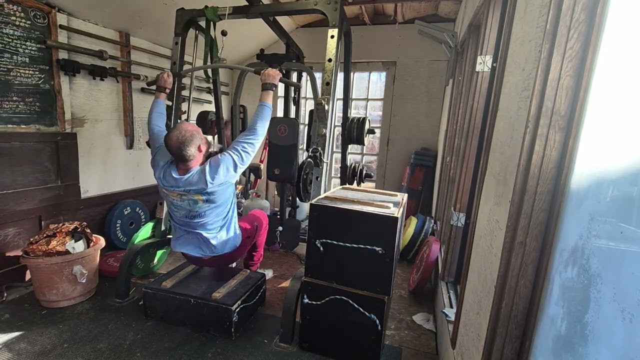 Deadlift deload week showing deadlift variation to help build leg drive
