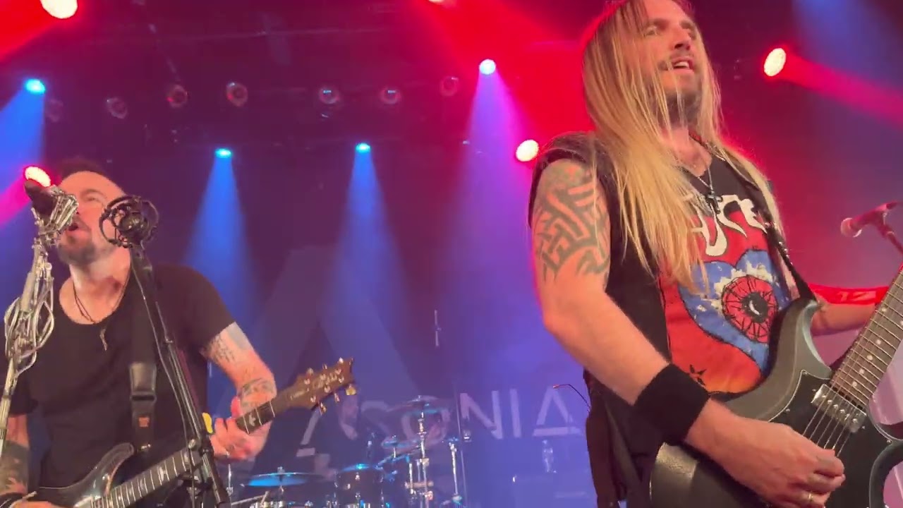 Saint Asonia: I Hate Everything About You (Three Days Grace song) [Live 4K] (Montreal-May 13, 2023)