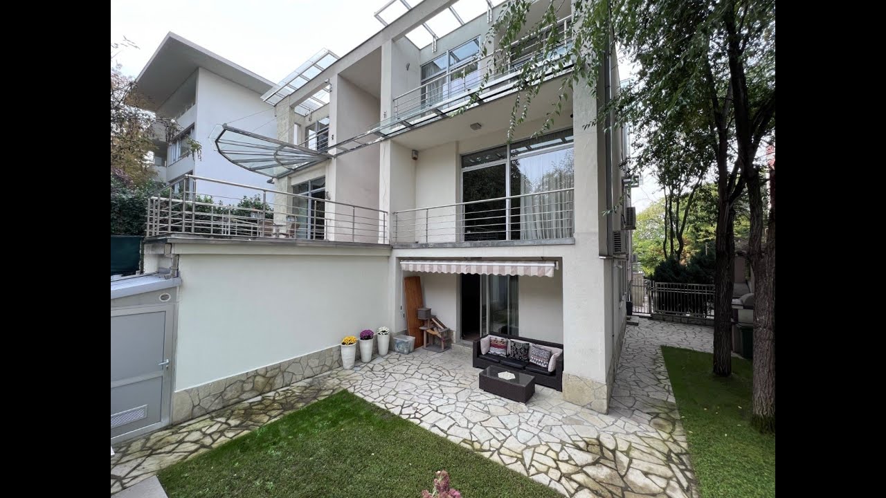For sale, 4 bedroom apartment with yard, Senjak