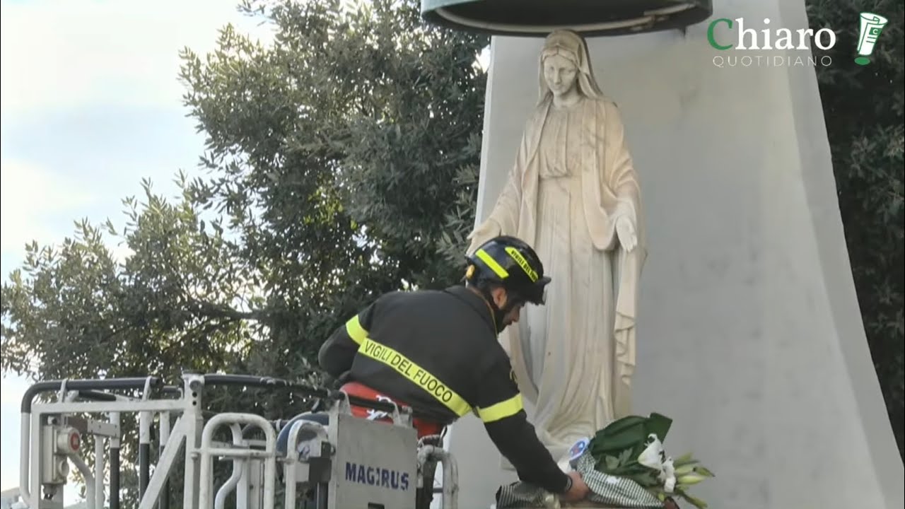 Vasto - Immacolata Concezione, l'omaggio dei vigili del fuoco