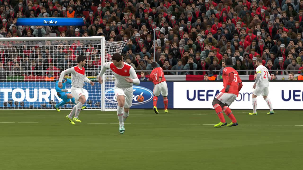 PES 2014: Benfica vs Olympiakos (Champions League) Mas sem chuva...
