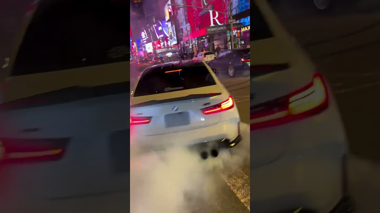 New York time square going crazy  #bmw #drift #trending #cartok #bmwm4club #m4competition #drifting