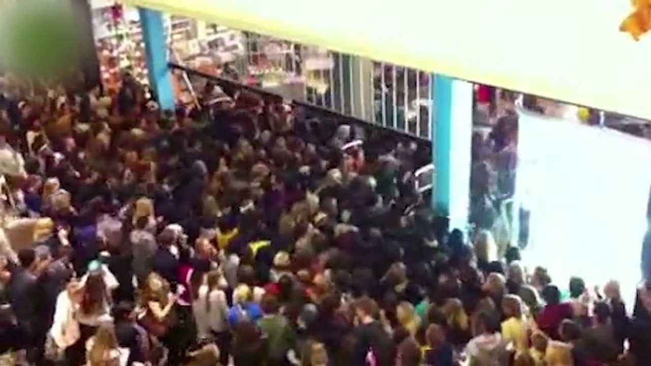 avoid the crowds case film