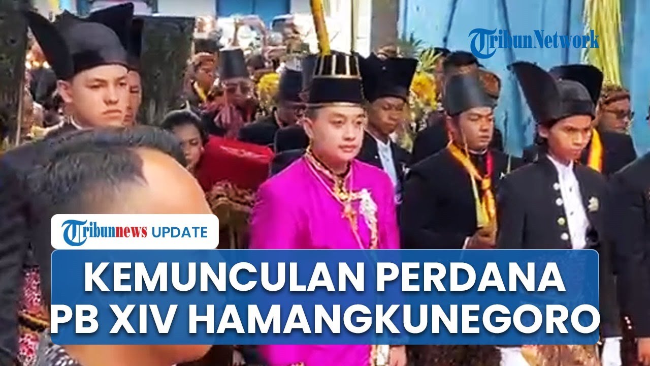 Detik-Detik PB XIV Hamangkunegoro Muncul Keluar Keraton Solo usai Naik Tahta dalam Proses Jumenengan
