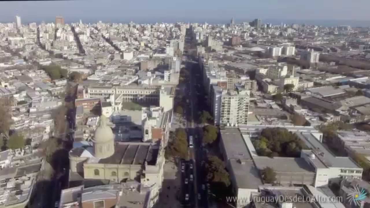 Video aéreo de la Av. del Libertador y Palacio Legislativo, Montevideo, Uruguay Desde Lo Alto