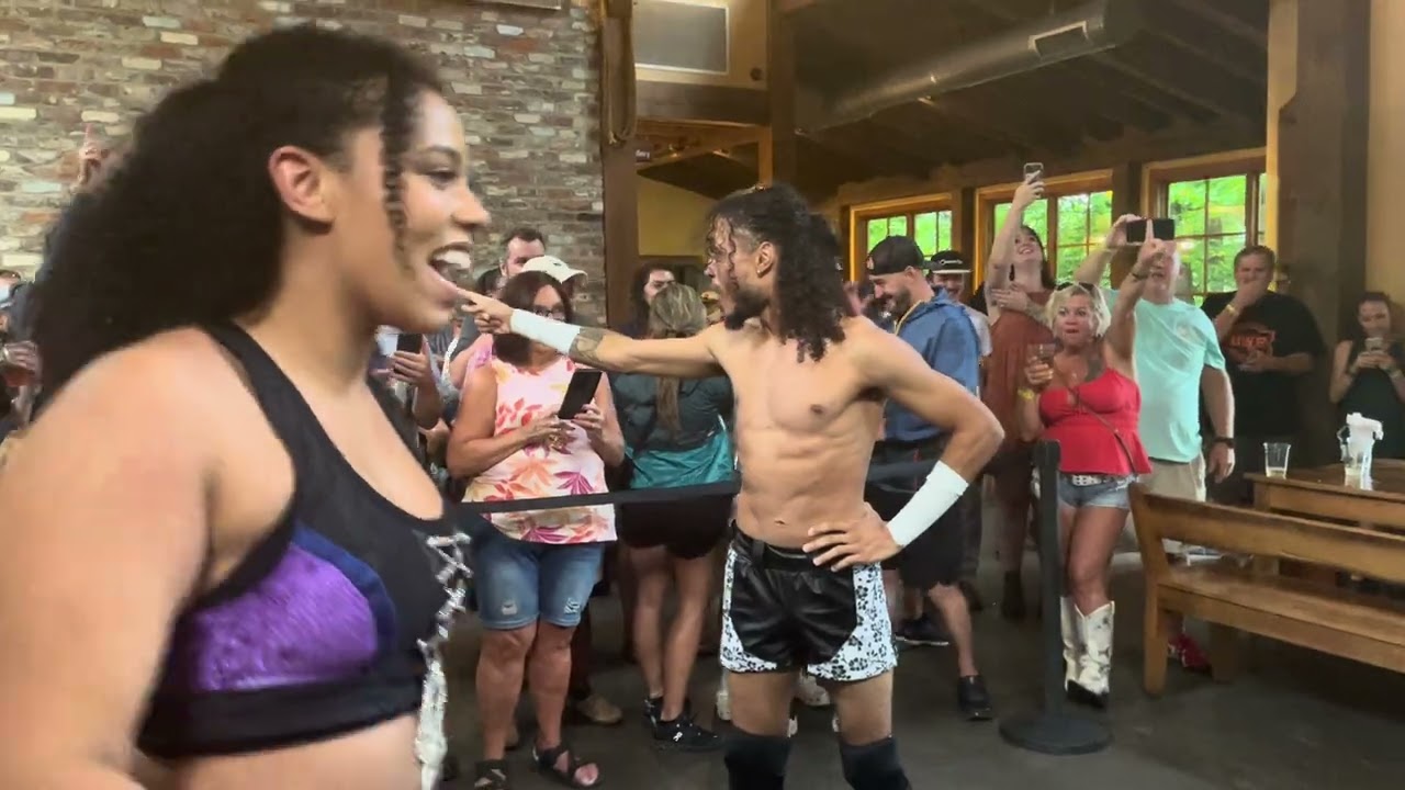 Amanda Kiss & Drew Hood vs. Leah Night & Chris Young
