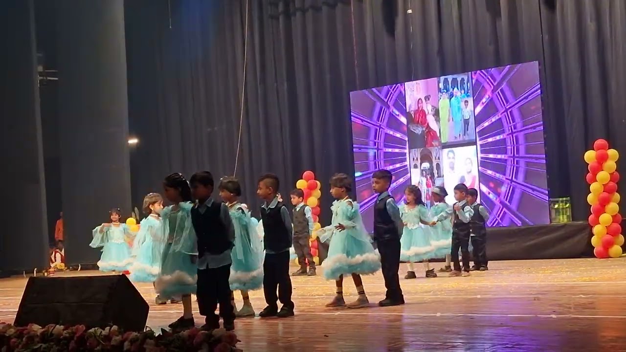 Tuzme rub dikhta hay ... sunlight english medium school 🏫 Annual function 