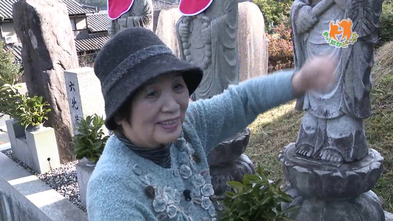 地域のお地蔵さんの帽子や前掛けをボランティアで作る金高さん