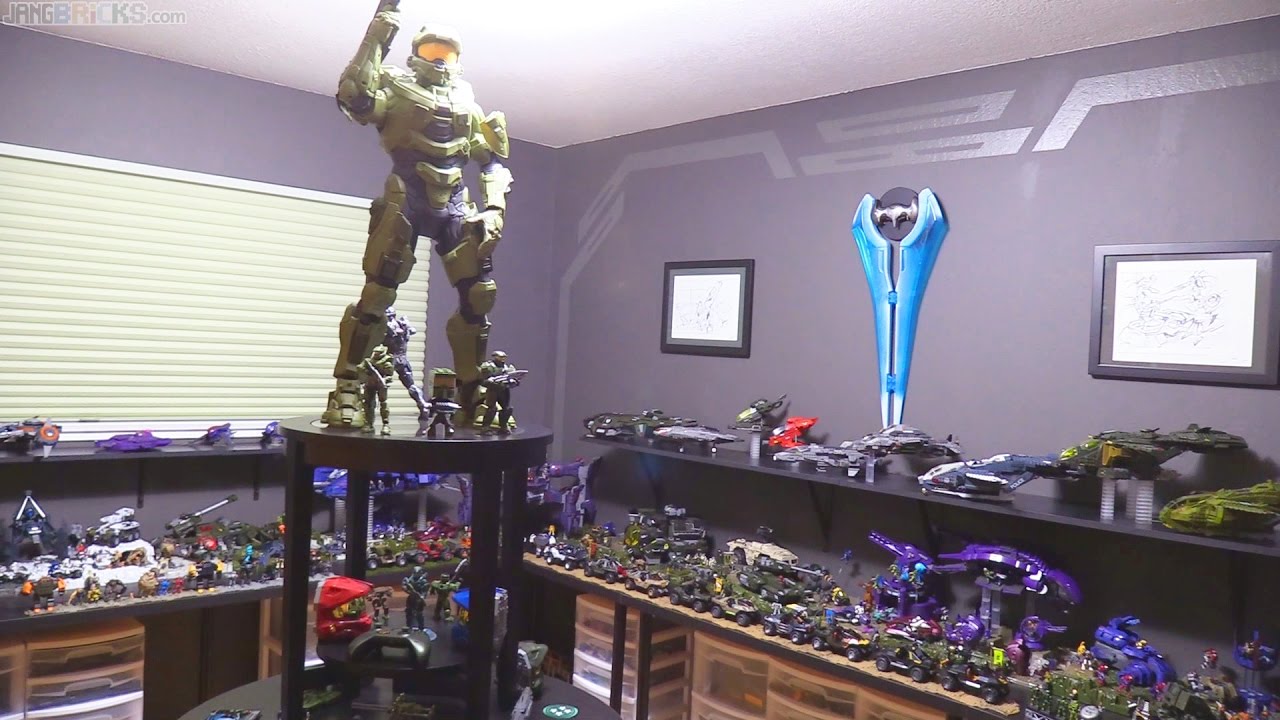 Room 117: Casual tour of a happy married man's Halo shrine