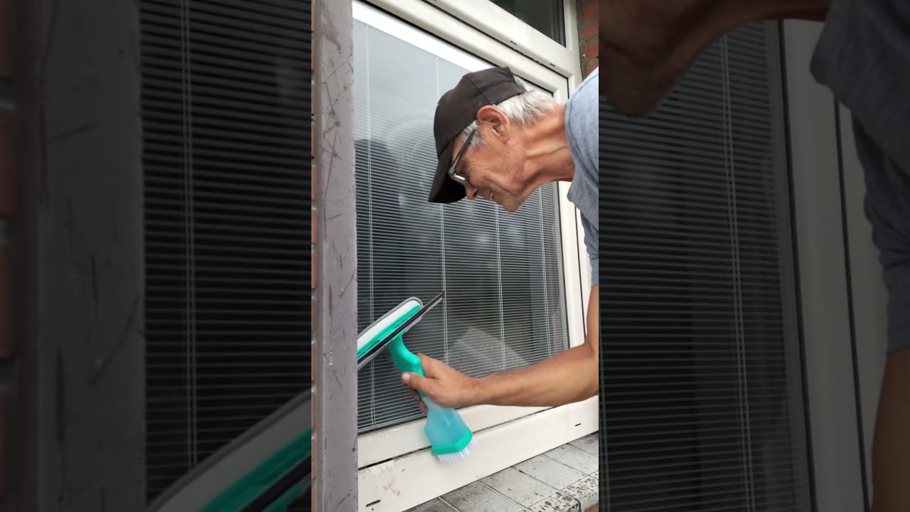 Game-Changer for Mirrors & Windows: CrystalClean Elite, the 4-in-1 Cleaning Gadget