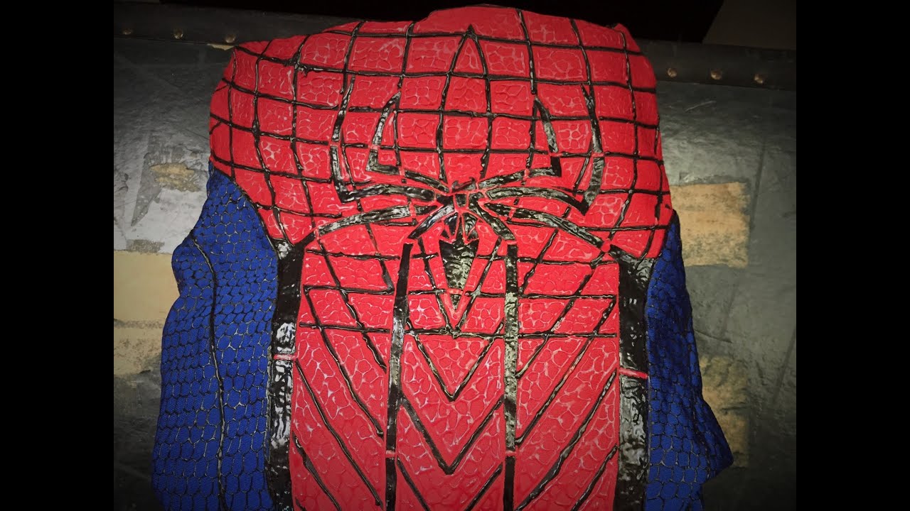 The Amazing Spider-Man Cosplay - Looking Back