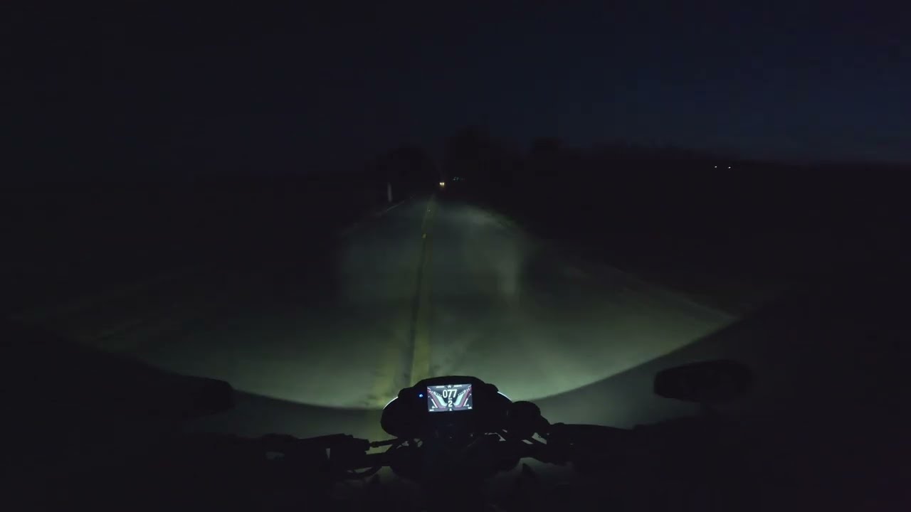 STREET TRIPLE 765 RS | Descendo a serra de noite | RAW SOUND