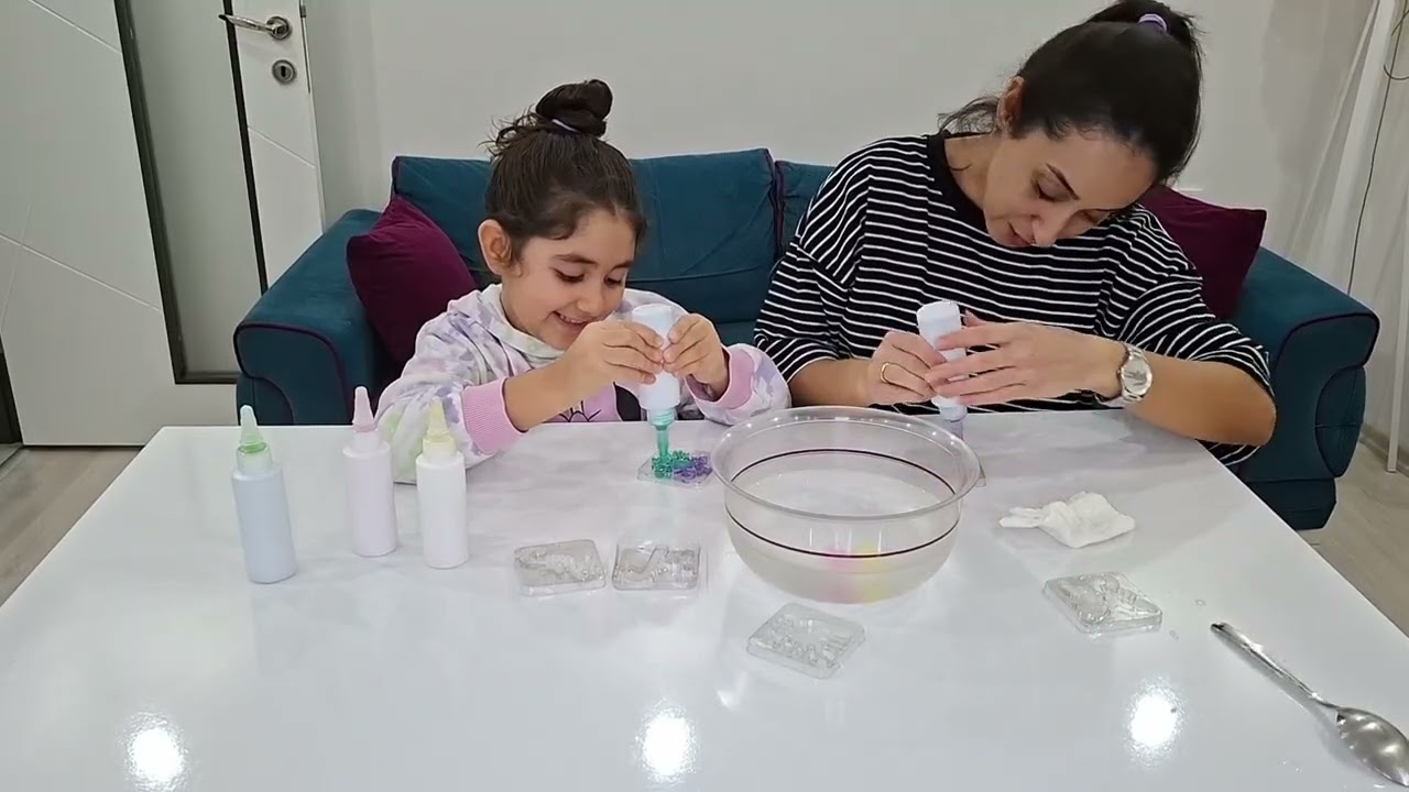 BUGÜN BADE'YLE JEL OYUNCAK YAPTIK !! KARNE HEDİYESİ JELDEN OYUNCAK YAPIMI !!