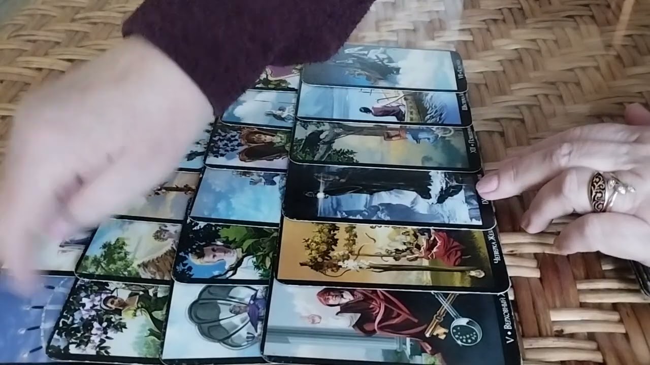 Расклад Таро Выйдет ли он на связь