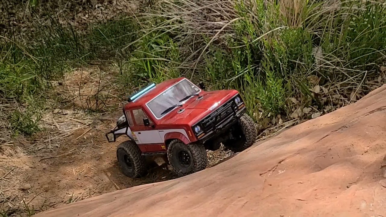 Element RC Enduro Sendero HD hits the trails