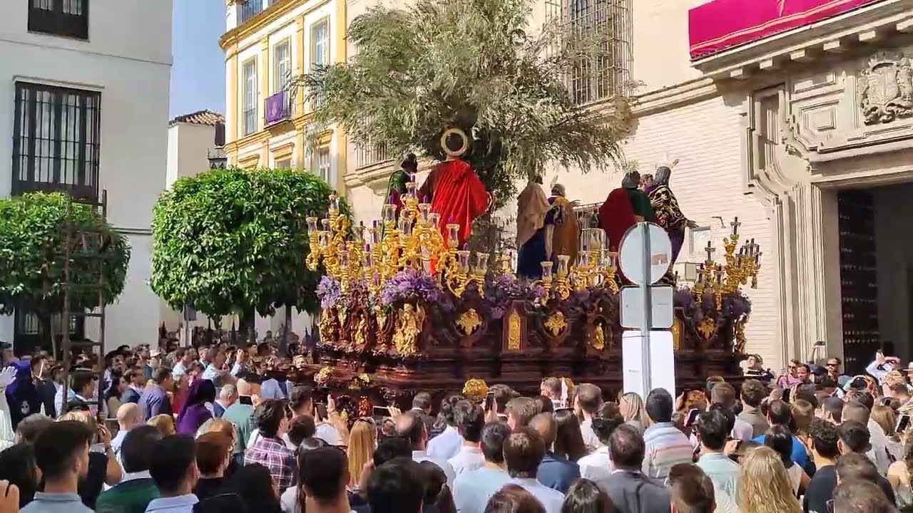Salida Beso de Judas. Santo Entierro Magno Sevilla.