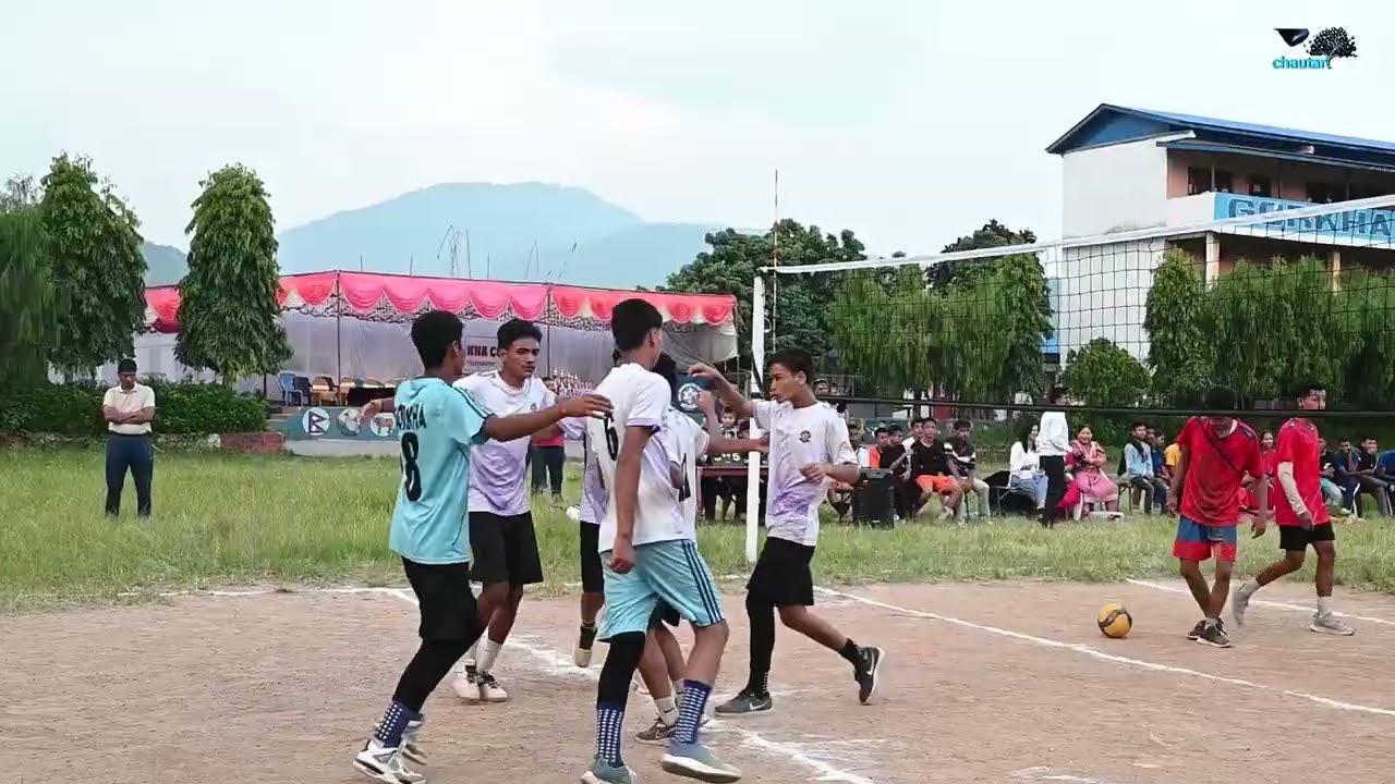 घोराही गोरखा र तुल्सीपुर गोरखाका विद्यार्थी खेलाडिहरूबीचको रोमाञ्चक भलिबल भिडन्त।