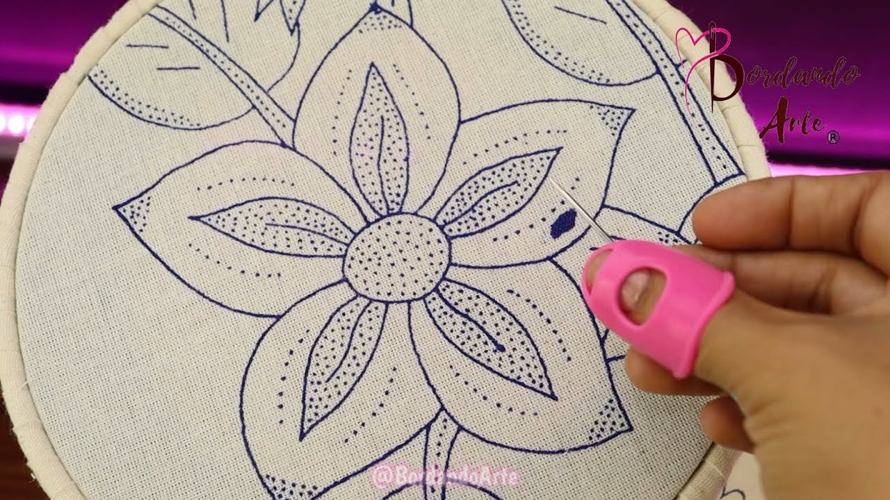 Bordado Fantasía: 🌸La puntada que hará que tus flores cobren vida 🌸