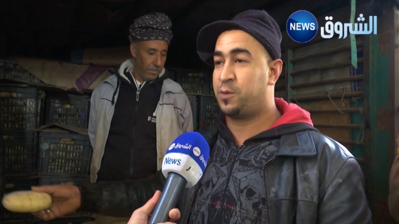 سوق الخضر والفواكه في الجزائر... بين المضاربة في الأسعار وكثرة الوسطاء -أسامة شقار-