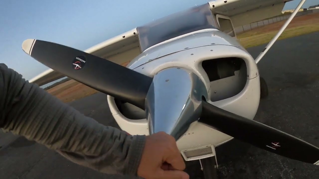 Cessna 172S Preflight inspection.