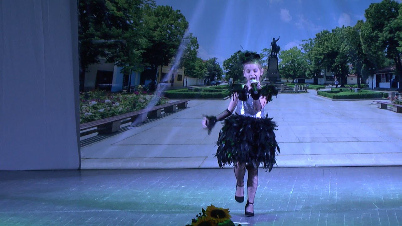 Кристина Енчева - Жена на всички времена