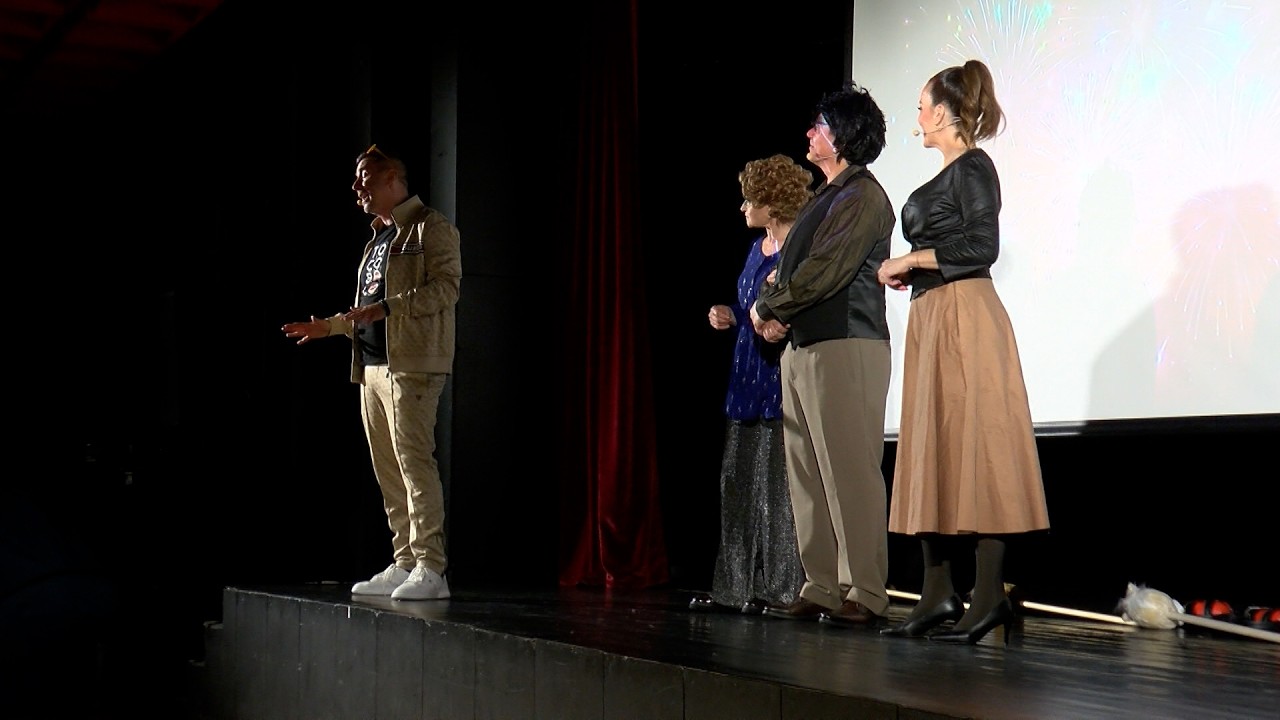 Symbolicky aj k medzinárodnému dňu žien si seniori mohli užiť divadelné predstavenie Kanál