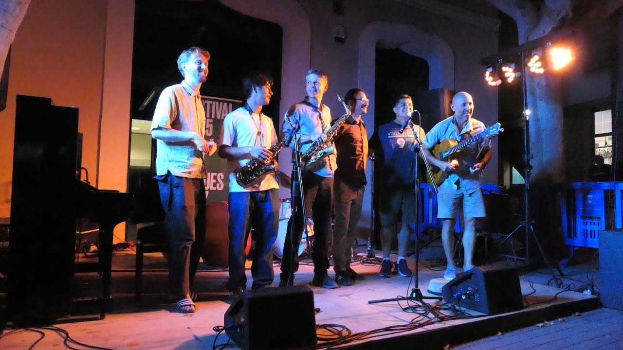 Concert al Passeig de l'Església de Begues de la @Beguesjazzcamp2025, del dijous 7-8-2025