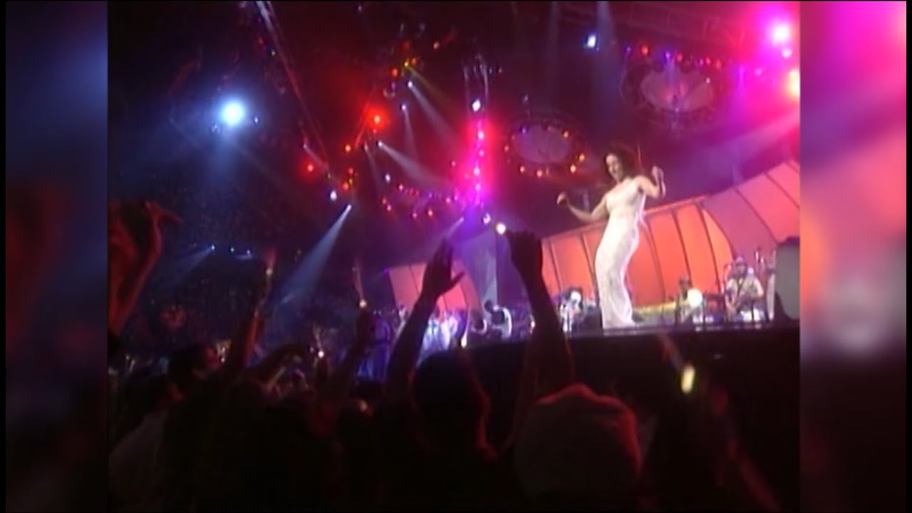 Gloria Estefan TRIBUTE - CONGA / RHYTHM / CONGA - Live in concert