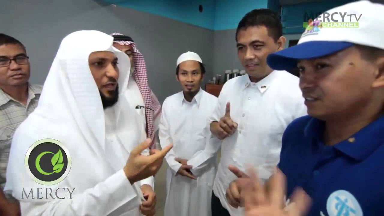EMOTIONAL!!! MUST WATCH!!! Bodyuard in philippines converts to Islam by Sheikh Maher Al Muaiqly