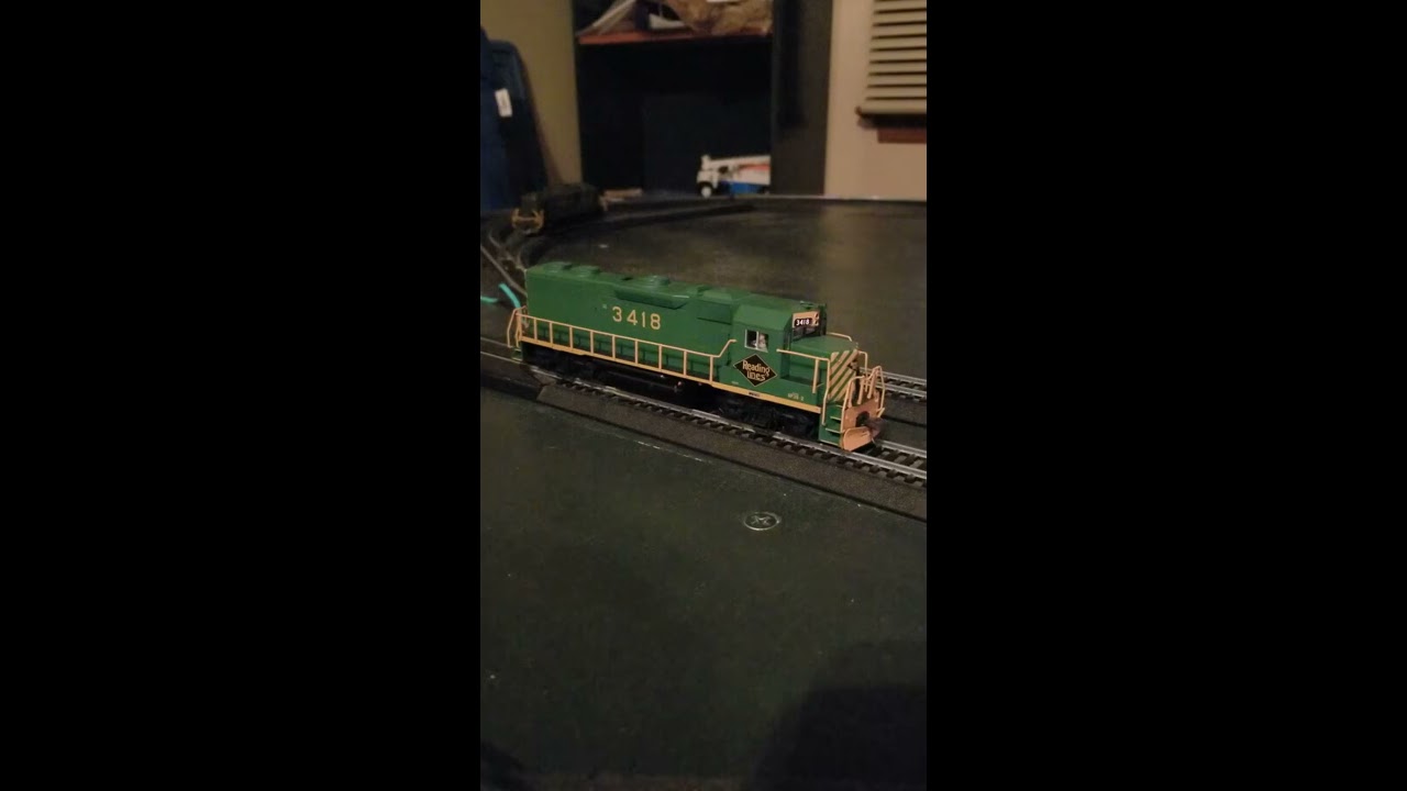 Ho scale Atlas Reading #3418 EMD GP39-2 DCC ESU Loksound