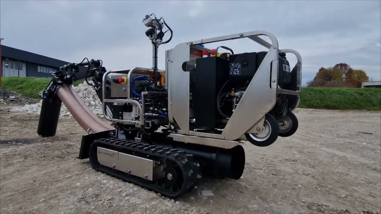 Gatto No-Dig - the mini robot for non-destructive excavation