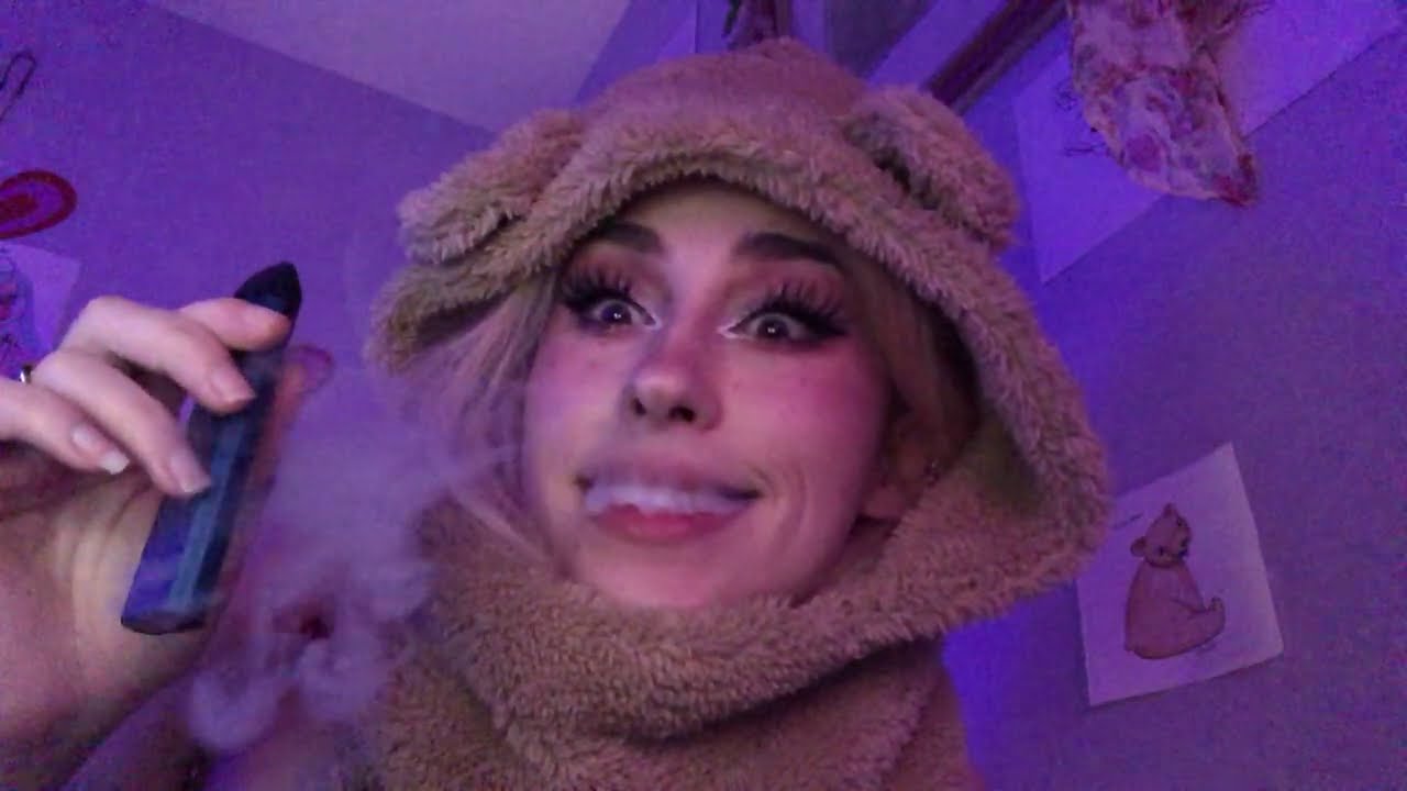 random AS(S)MR ✨9✨ vaping n whisperin w my dry mouth n also drinking water to try to fix the dry