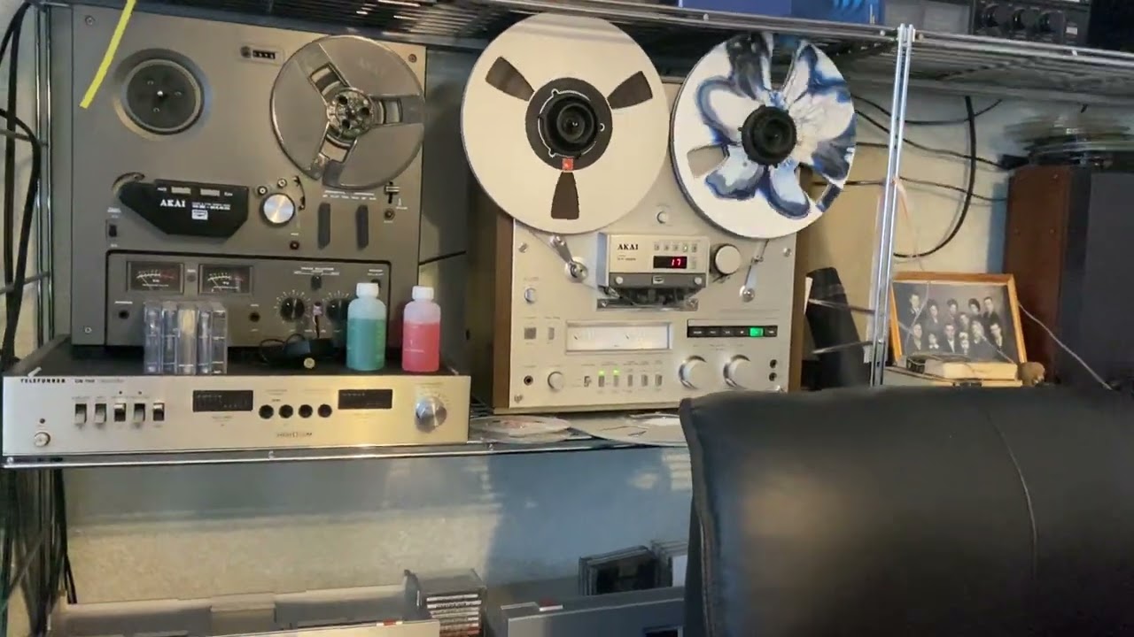 4-TRACK STEREO TAPE DECK
