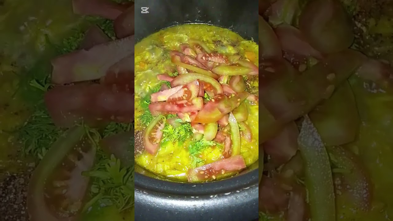 সবজি খিচুড়ি রান্না করে ভর্তা আর ডিম ভাজি দিয়ে খেলাম।