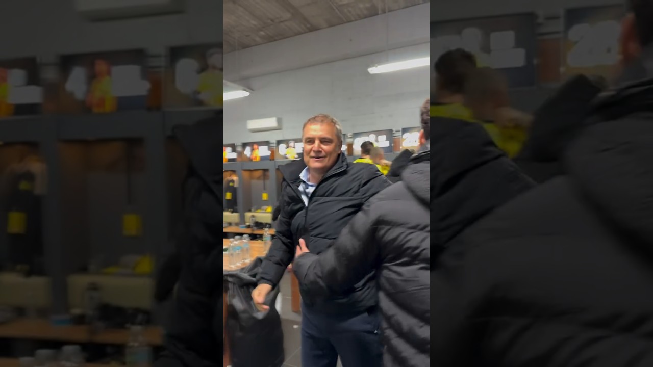 Diego Aguirre en el vestuario de 