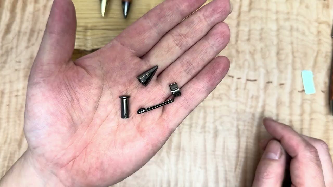 ペンシル楔、ルーチェペン　新色の金属パーツ