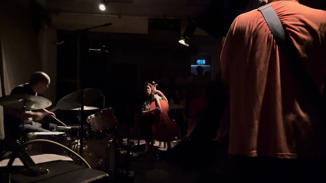 Mabe Fratti - live at Cafe OTO