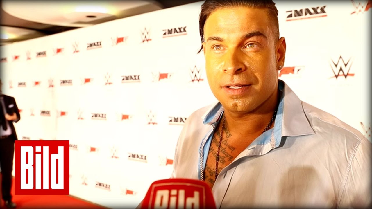 WWE: Tim Wiese ist jetzt offiziell Wrestler - Interview vor seinem ersten Kampf als The Machine