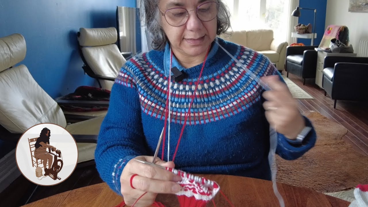 E25 🇨🇦 | Colour Work with 3 colours Portuguese Style - My STASH Knitting Podcast