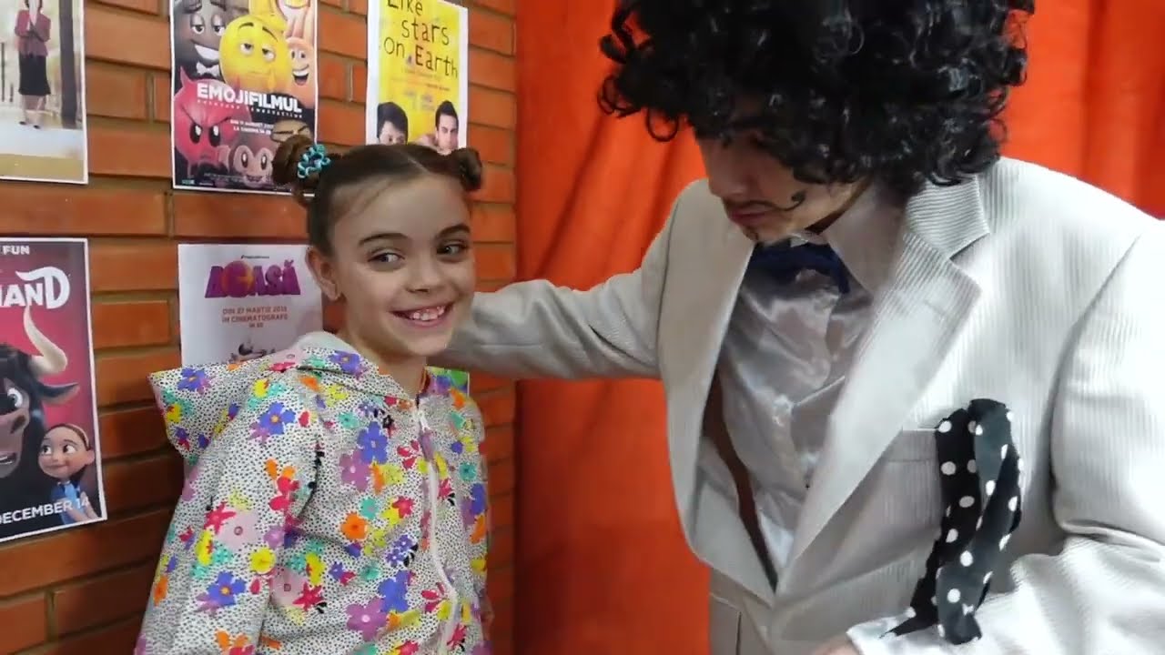 FURIȘĂm DULCIURILE LA CINEMA !! Sketch