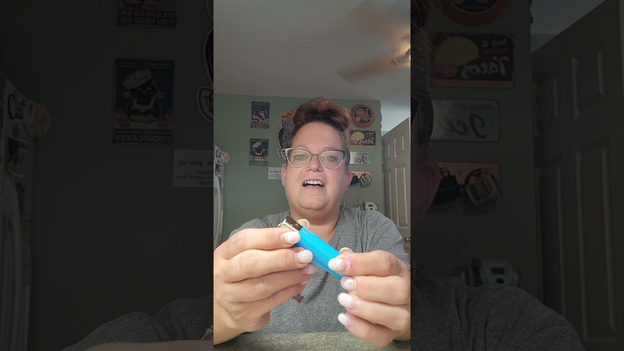 My first unboxing: Cannabox Noir Unboxing #cannabox
