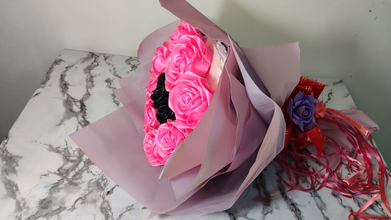 كيف تصنعي بوكيه ورد باسهل طريقه ممكنه/باستخدام شريط ستان 
