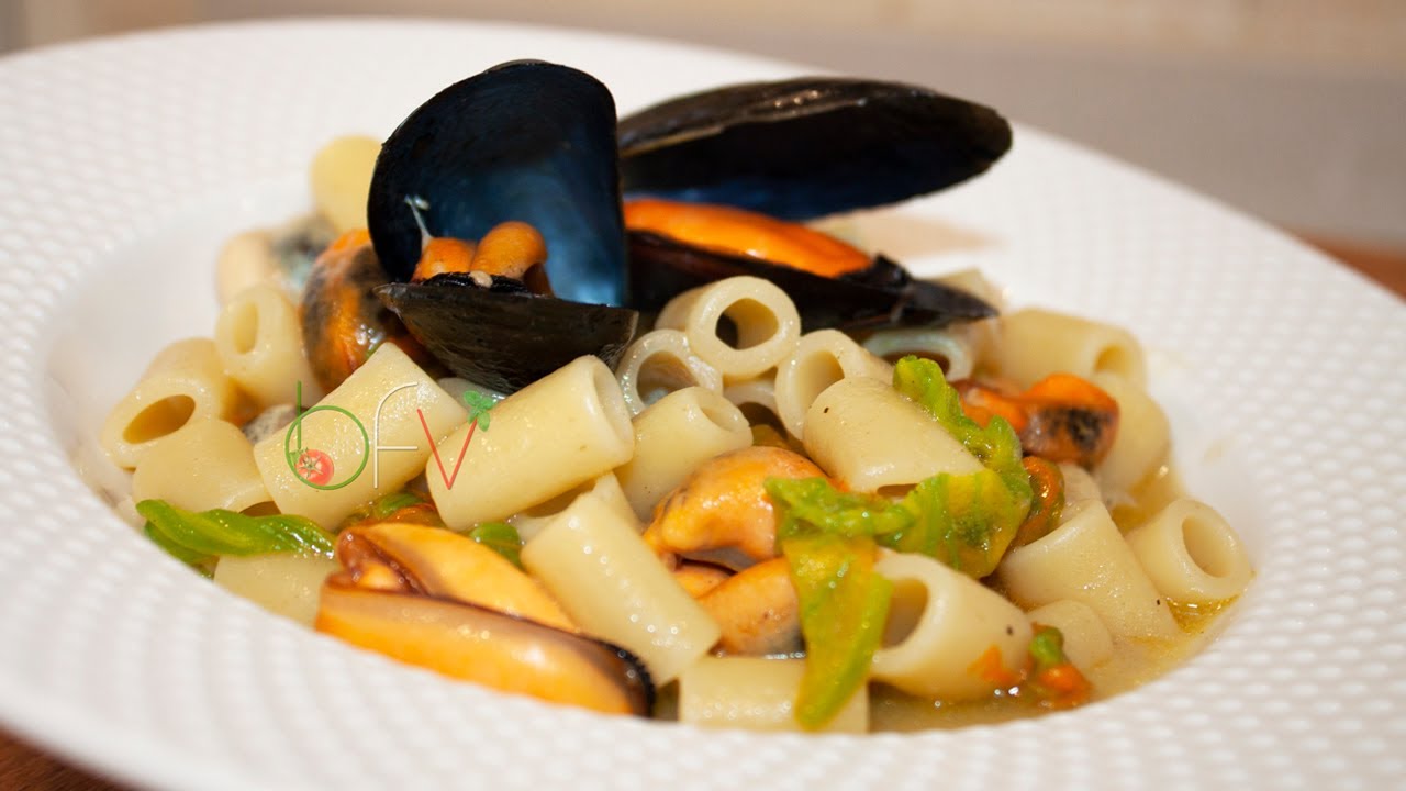 PASTA CON COZZE E FIORI DI ZUCCA - Buono Facile Veloce