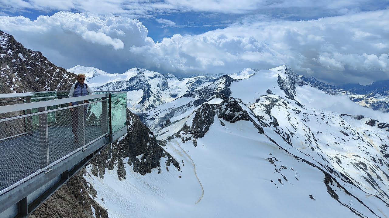 Kitzsteinhorn 3029 m. Kaprun, Oostenrijk: 2 juni 2022 movie.
