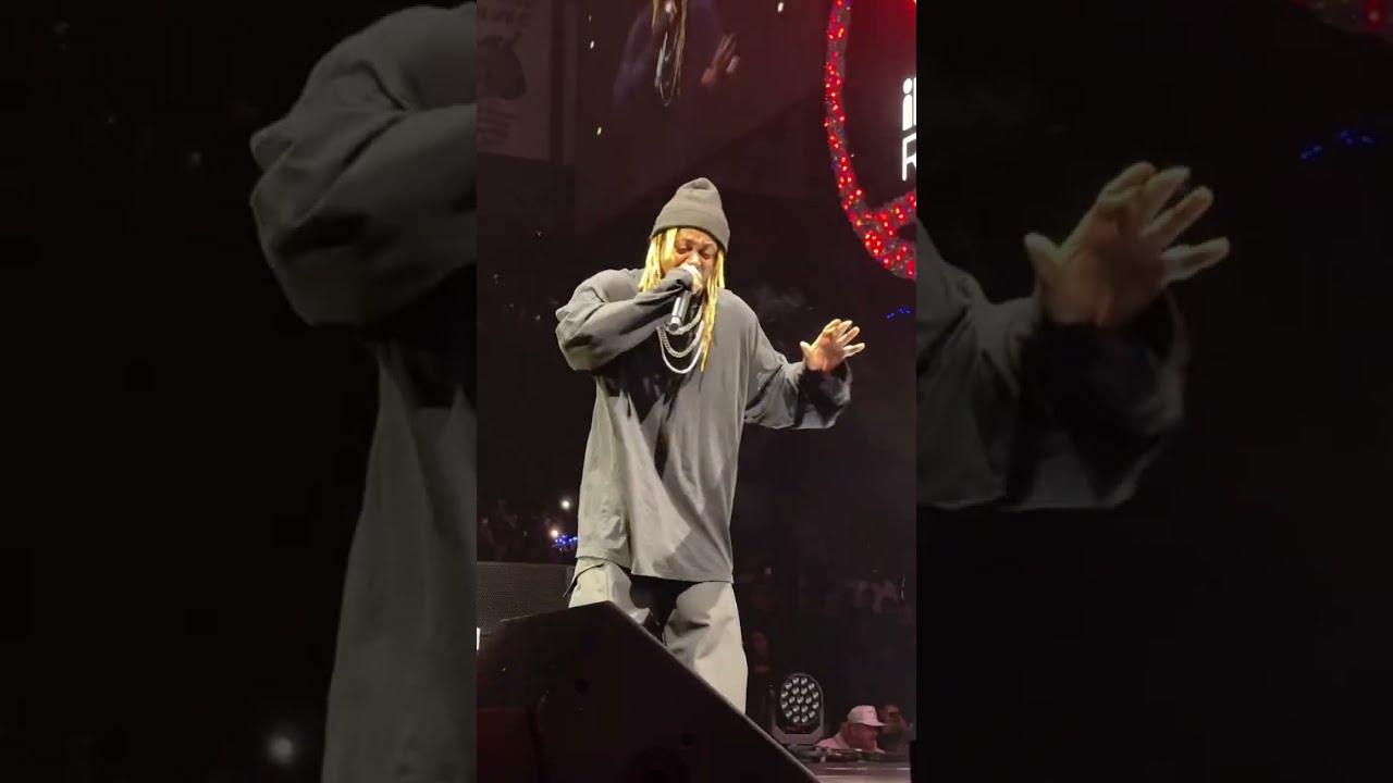 Lil Wayne performing 