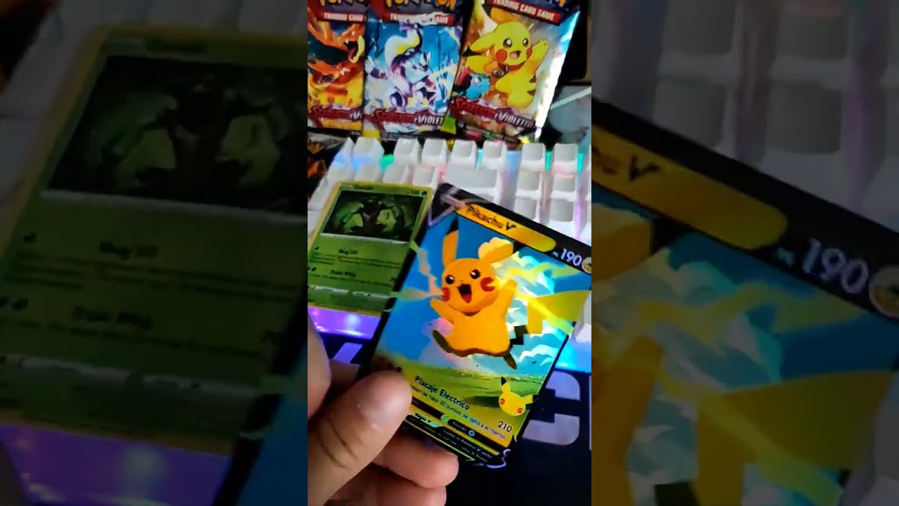 otwieram se fake pokemon karty ,,Scarletto e Violetto
