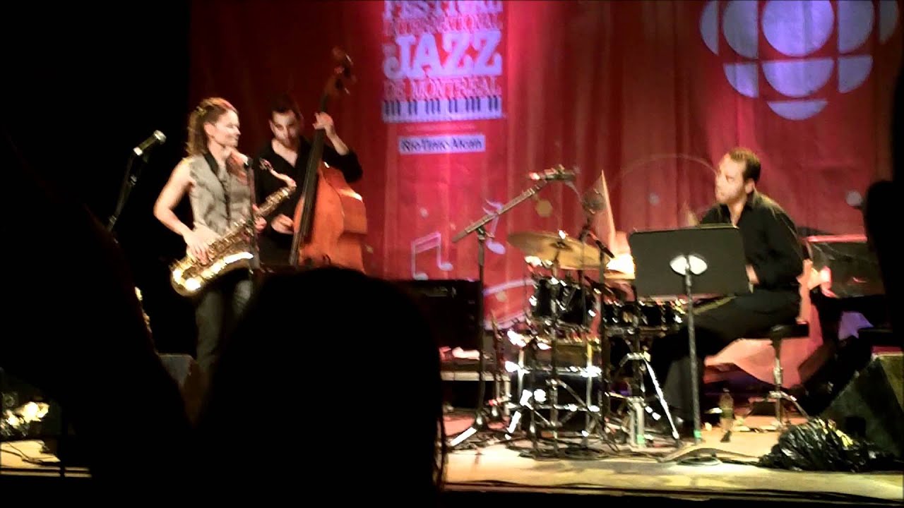 JazzFest2011: Sophie Alour - Crazy Sax, Elegant String Bass and Incredible Drum !