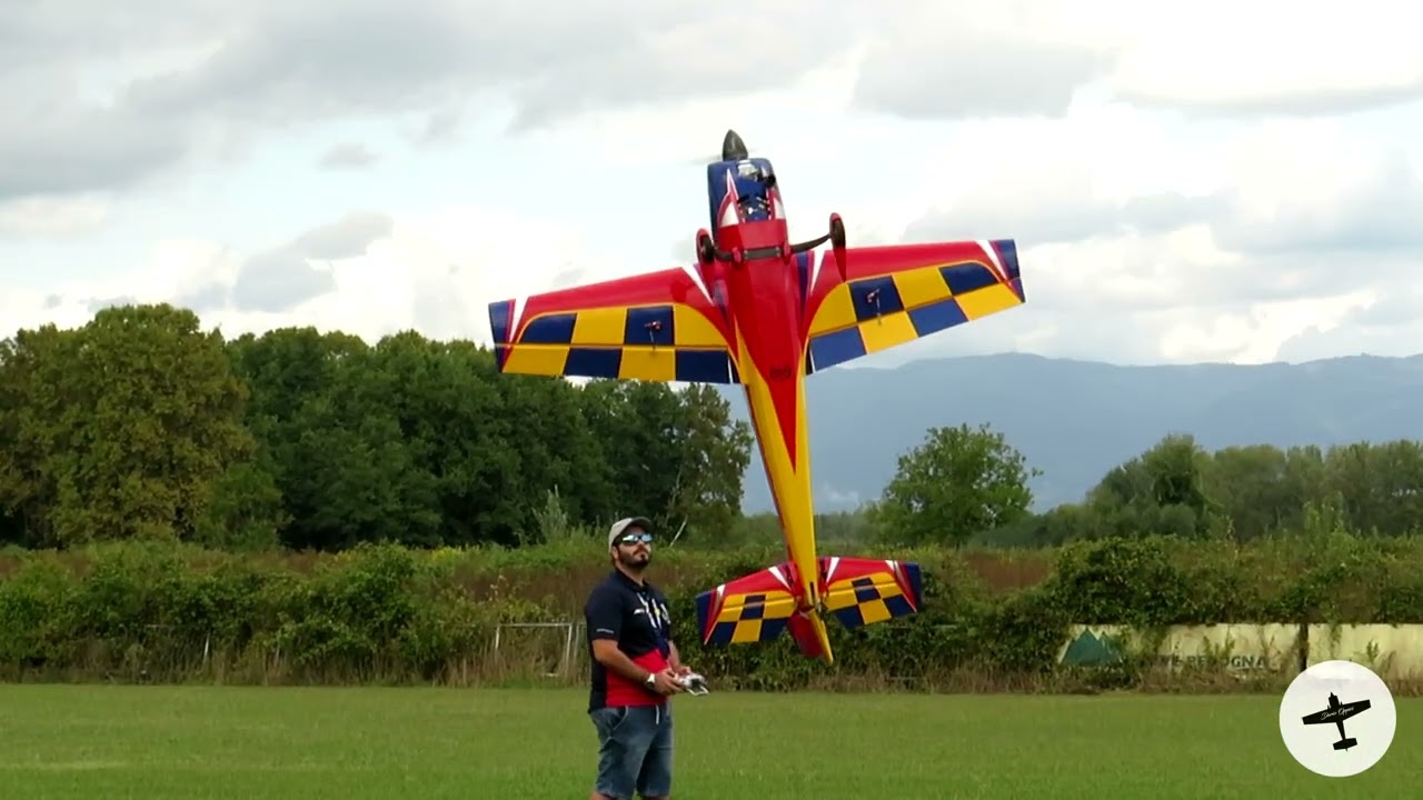 WORLD CLASS PILOT SACHA CECCONI EXTREME SHOW-OFF FREESTYLE FLIGHT | IMAC ITALY Lucca