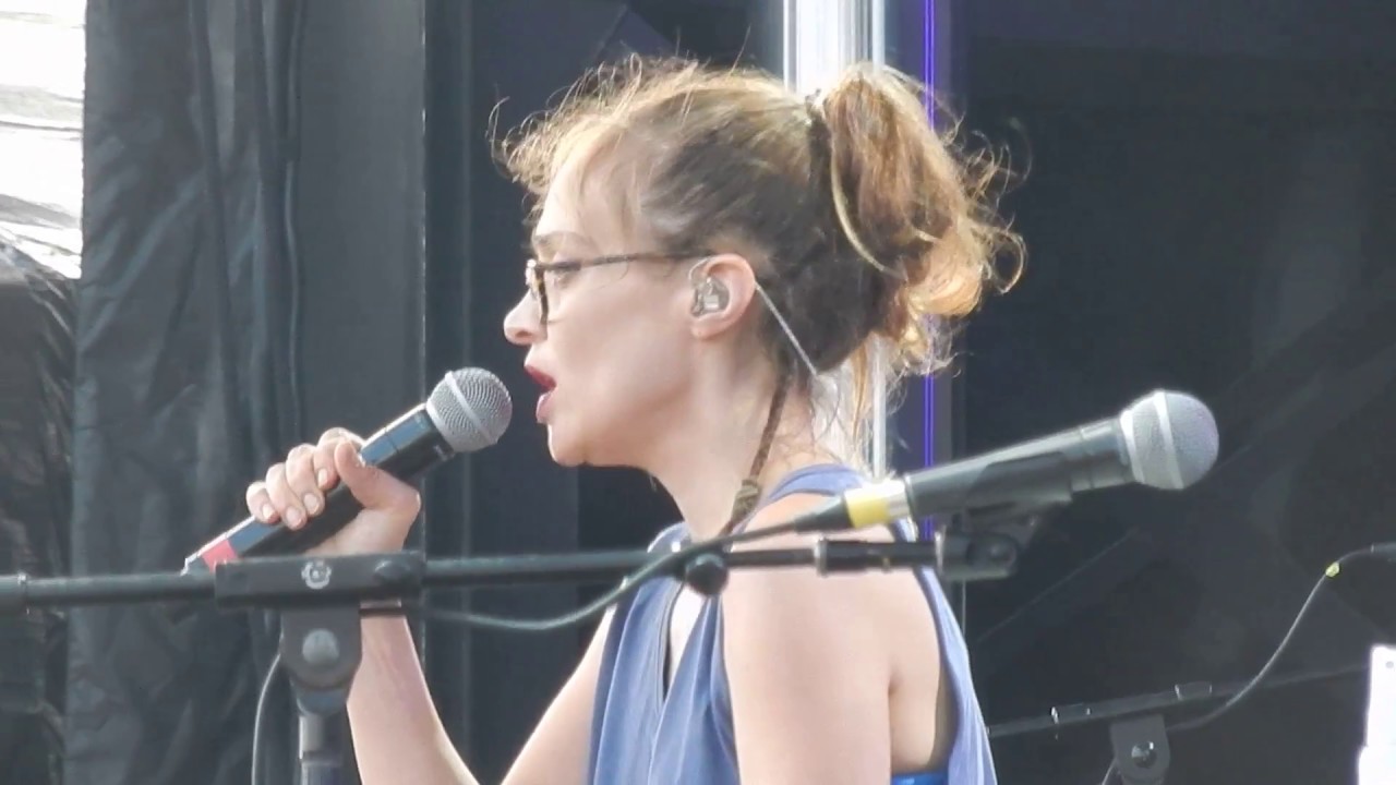Fiona Apple live 