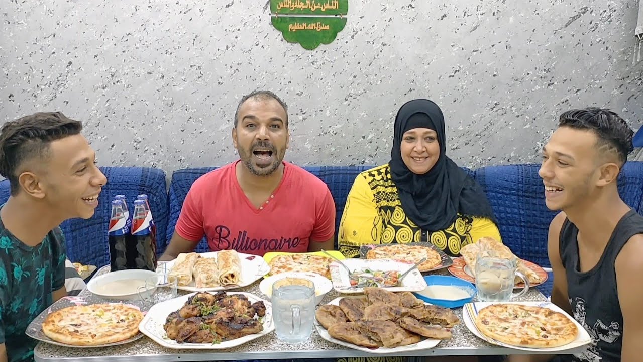تحدي اللي تقدر تاكله راح تعطيه 💵 ثمنه وتحدي الغلطه في قلب الفيديو والفائز له جائزه